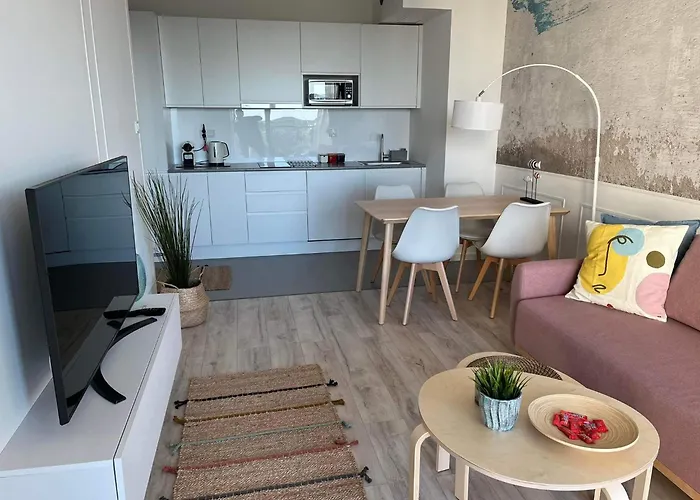 Apartment 718 - Modern Tower